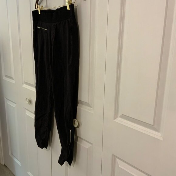 Athleta Black Trekkie Mid Crop Zip Ankle Pants Quick Dry Lightweight Size 4 - Picture 5 of 11